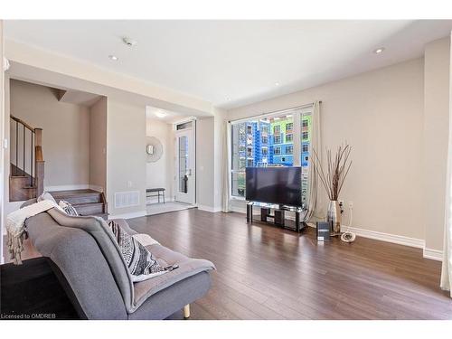 113-2375 Bronte Road, Oakville, ON - Indoor Photo Showing Living Room