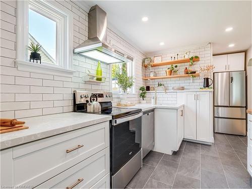 8 Willowhurst Crescent, Toronto, ON - Indoor Photo Showing Kitchen