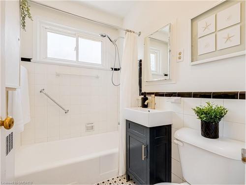 8 Willowhurst Crescent, Toronto, ON - Indoor Photo Showing Bathroom