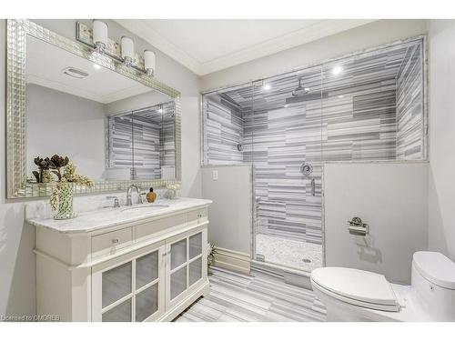 1035 Truman Avenue, Oakville, ON - Indoor Photo Showing Bathroom