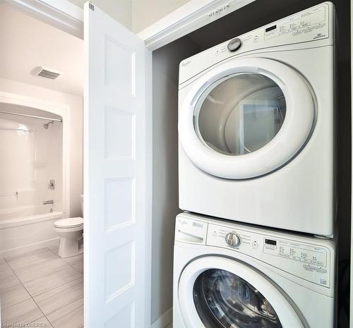 115-966 Battery Park, London, ON - Indoor Photo Showing Laundry Room