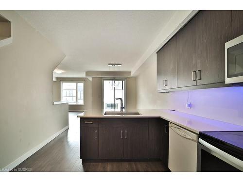 115-966 Battery Park, London, ON - Indoor Photo Showing Kitchen