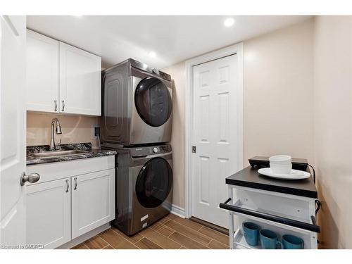 27 Horatio Court, Brampton, ON - Indoor Photo Showing Bedroom