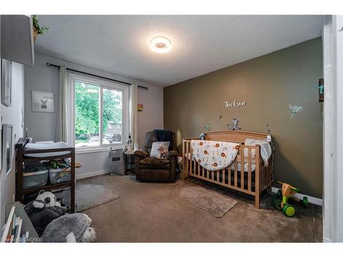 10 Mcmaster Drive, Haldimand, ON - Indoor Photo Showing Bedroom