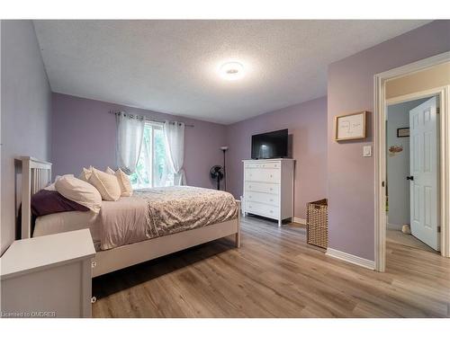 10 Mcmaster Drive, Haldimand, ON - Indoor Photo Showing Bedroom