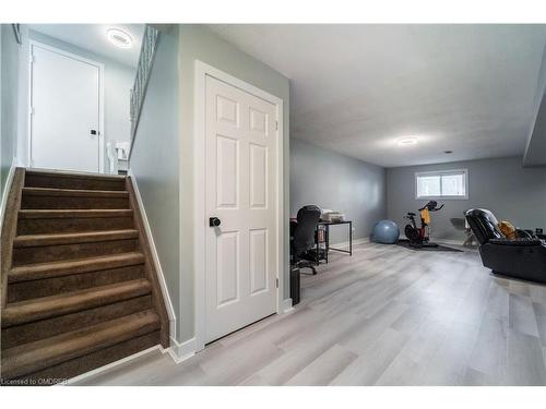 10 Mcmaster Drive, Haldimand, ON - Indoor Photo Showing Other Room