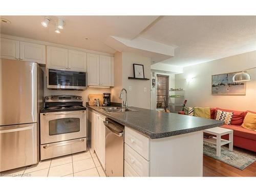 22-42 Pinery Road, Toronto, ON - Indoor Photo Showing Kitchen