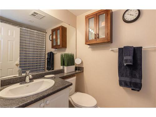22-42 Pinery Road, Toronto, ON - Indoor Photo Showing Bathroom