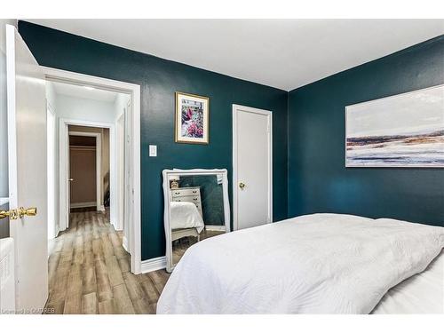 3A-5 East 36Th Street, Hamilton, ON - Indoor Photo Showing Bedroom