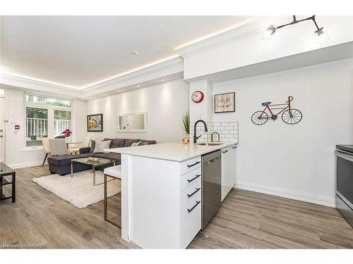 631-38 Stadium Road, Toronto, ON - Indoor Photo Showing Kitchen