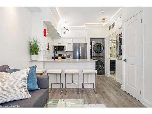 631-38 Stadium Road, Toronto, ON - Indoor Photo Showing Kitchen