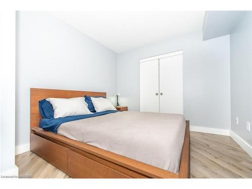 507-942 Yonge Street, Toronto, ON - Indoor Photo Showing Bedroom