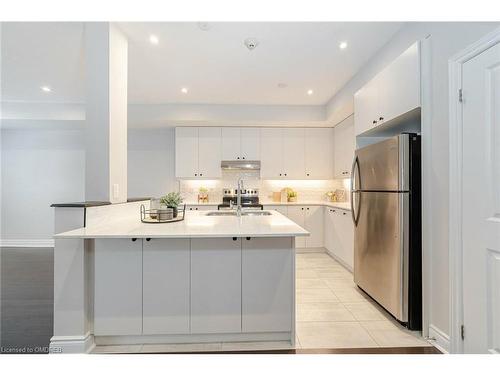 31-81 Armdale Road, Mississauga, ON - Indoor Photo Showing Kitchen With Stainless Steel Kitchen