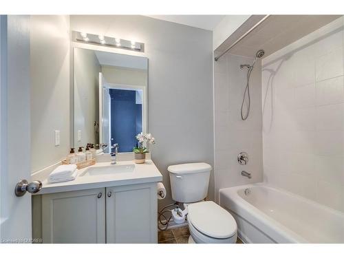 2476 North Ridge Trail, Oakville, ON - Indoor Photo Showing Bathroom