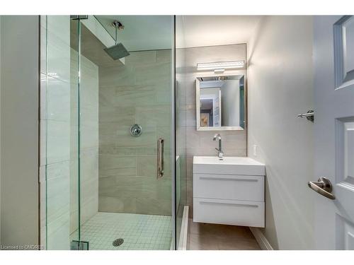2476 North Ridge Trail, Oakville, ON - Indoor Photo Showing Bathroom
