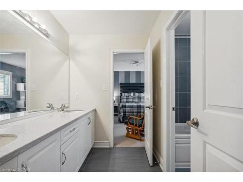 20 Island Grove, Brampton, ON - Indoor Photo Showing Bathroom