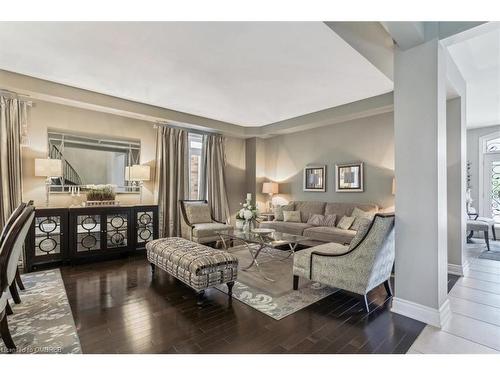 20 Island Grove, Brampton, ON - Indoor Photo Showing Living Room