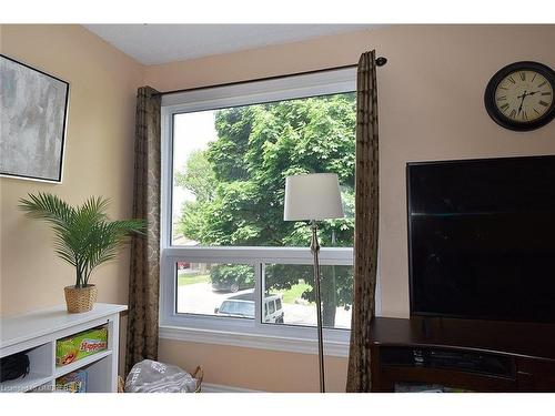 159-11 Queenslea Drive, Hamilton, ON - Indoor Photo Showing Dining Room