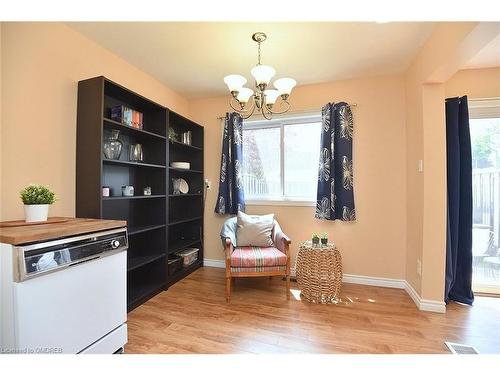 159-11 Queenslea Drive, Hamilton, ON - Indoor Photo Showing Kitchen