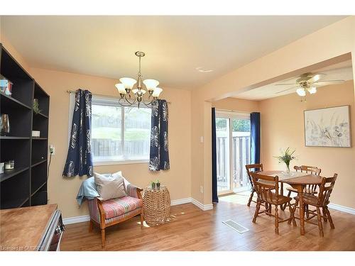 159-11 Queenslea Drive, Hamilton, ON - Indoor Photo Showing Kitchen