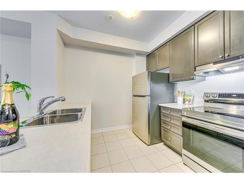 20-2435 Greenwich Drive, Oakville, ON - Indoor Photo Showing Kitchen With Stainless Steel Kitchen With Double Sink