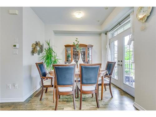 20-2435 Greenwich Drive, Oakville, ON - Indoor Photo Showing Dining Room