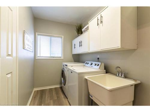 6503 Alderwood Trail, Mississauga, ON - Indoor Photo Showing Laundry Room