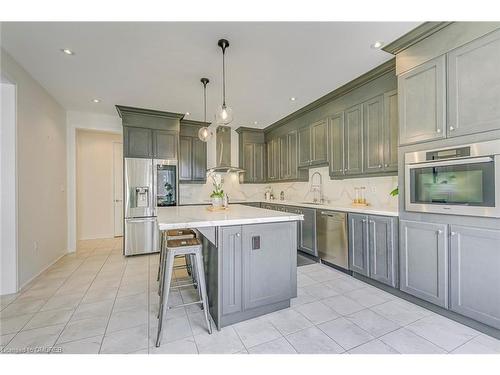 117 Wheat Boom Drive, Oakville, ON - Indoor Photo Showing Kitchen With Upgraded Kitchen