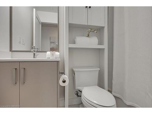 447-1575 Lakeshore Road West Road, Peel, ON - Indoor Photo Showing Bathroom