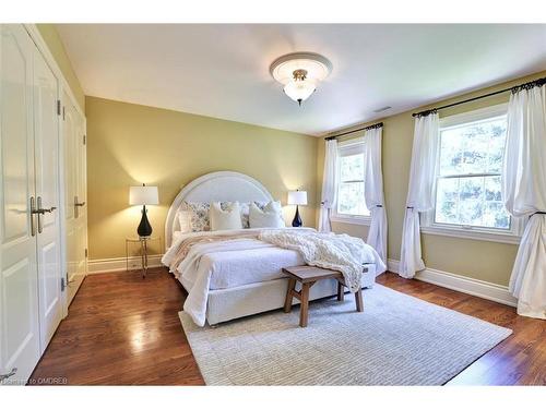 1735 Blythe Road, Mississauga, ON - Indoor Photo Showing Bedroom