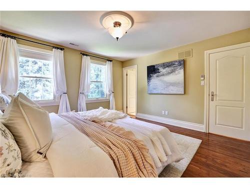 1735 Blythe Road, Mississauga, ON - Indoor Photo Showing Bedroom