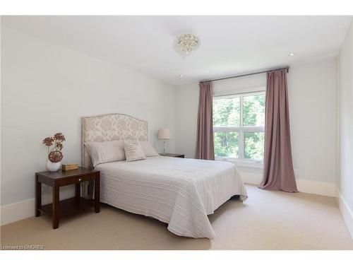 1414 Amber Crescent, Oakville, ON - Indoor Photo Showing Bedroom