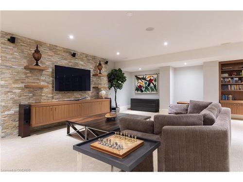 1414 Amber Crescent, Oakville, ON - Indoor Photo Showing Living Room