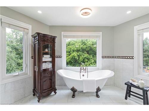 1297 Golden Meadow Trail, Oakville, ON - Indoor Photo Showing Bathroom