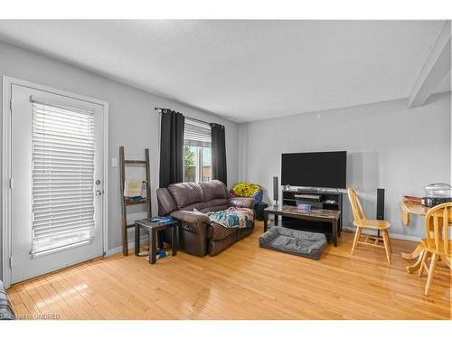 50-1889 Upper Wentworth Street, Hamilton, ON - Indoor Photo Showing Living Room