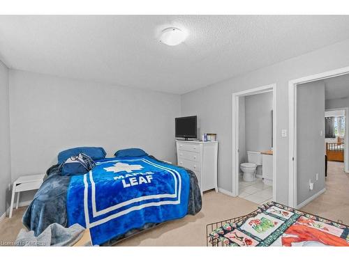 50-1889 Upper Wentworth Street, Hamilton, ON - Indoor Photo Showing Bedroom