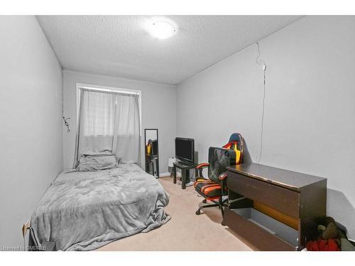 50-1889 Upper Wentworth Street, Hamilton, ON - Indoor Photo Showing Bedroom