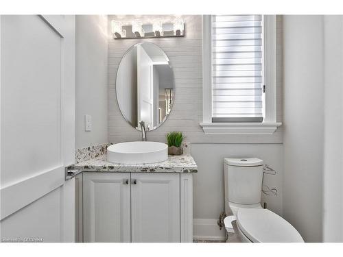 390 Sandhurst Drive, Oakville, ON - Indoor Photo Showing Bathroom