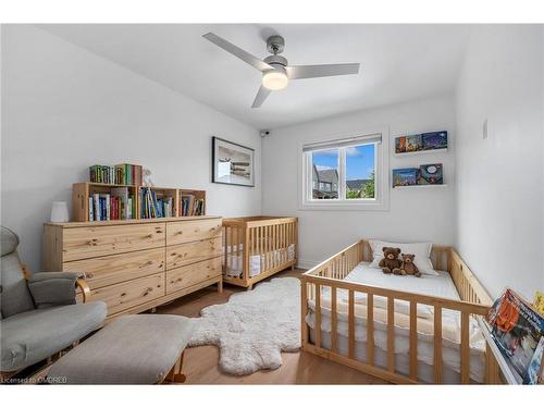145 Gatwick Drive, Oakville, ON - Indoor Photo Showing Bedroom