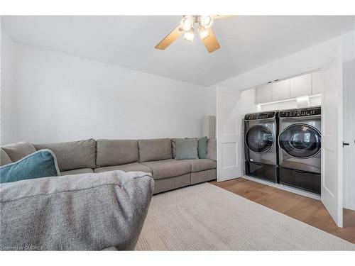 145 Gatwick Drive, Oakville, ON - Indoor Photo Showing Laundry Room