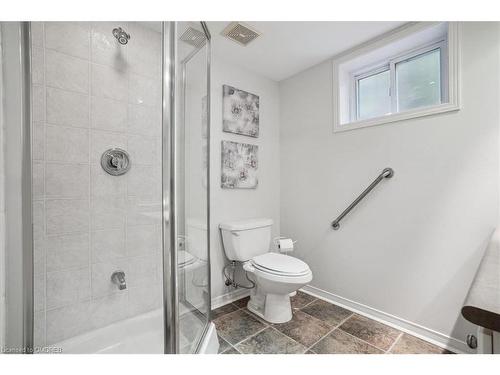 484 Carlton Drive, Oakville, ON - Indoor Photo Showing Bathroom