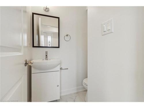 16 Jasmine Square, Brampton, ON - Indoor Photo Showing Bathroom