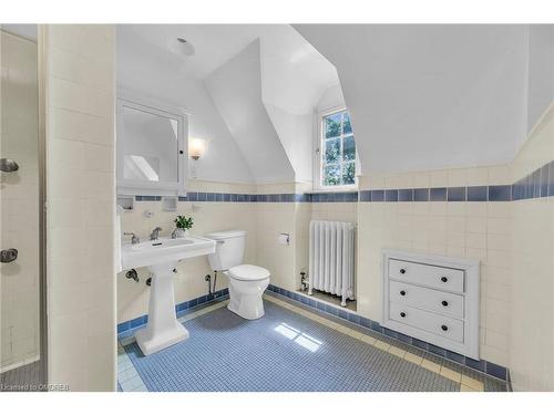 156 John Street W, Waterloo, ON - Indoor Photo Showing Bathroom