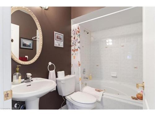 64-308 Silverbirch Boulevard, Hamilton, ON - Indoor Photo Showing Bathroom
