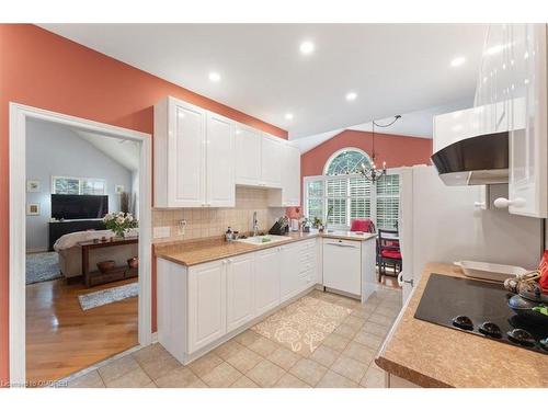 64-308 Silverbirch Boulevard, Hamilton, ON - Indoor Photo Showing Kitchen