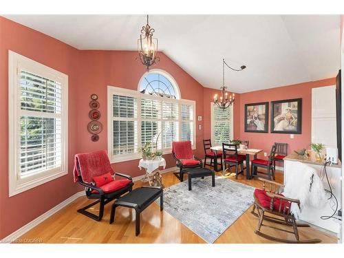 64-308 Silverbirch Boulevard, Hamilton, ON - Indoor Photo Showing Living Room