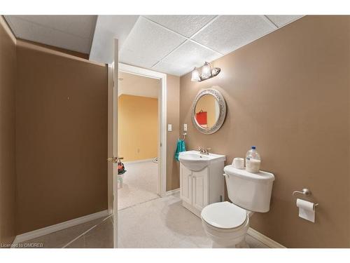 64-308 Silverbirch Boulevard, Hamilton, ON - Indoor Photo Showing Bathroom