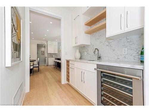 1618 Dogwood Trail, Mississauga, ON - Indoor Photo Showing Kitchen