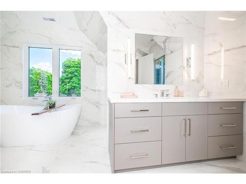 1618 Dogwood Trail, Mississauga, ON - Indoor Photo Showing Bathroom