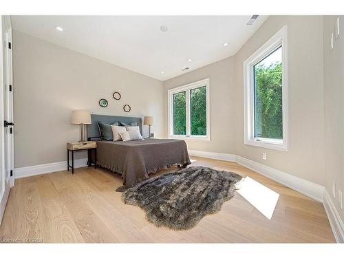 1618 Dogwood Trail, Mississauga, ON - Indoor Photo Showing Bedroom